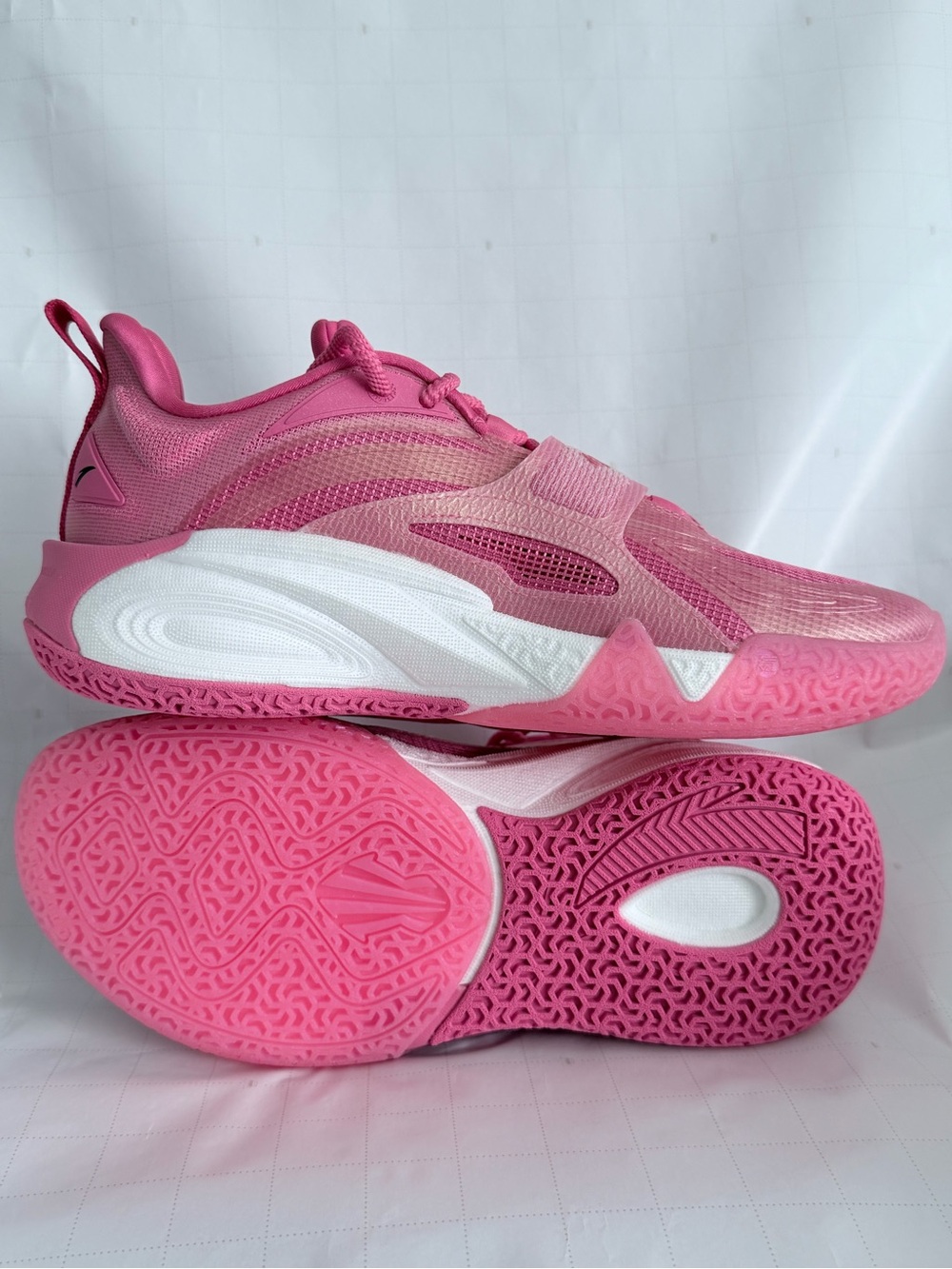Nike Men's Pink Sneakers - Picture 2 of 4